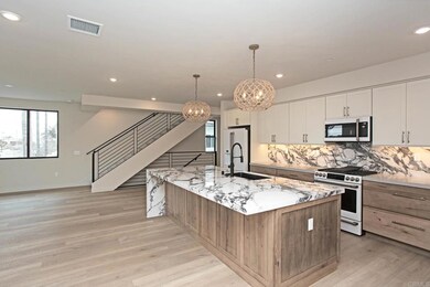 312 Hemlock Ave, Carlsbad, CA 92008 - photo 3