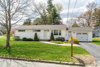 17 Greenlay St, Nashua, NH 03063 - photo 2