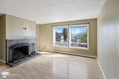 06-Living Room_IMG_5837
