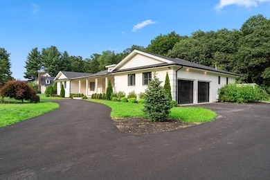 142 Buckskin Dr, Wayland, MA 01778 - photo 2