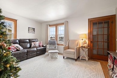 601 Azalea St SE, Demotte, IN 46310 - photo 3