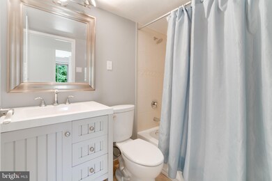 11200 Chestnut Grove Square unit 11200-202, Reston, VA 20190 - photo 7