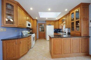 114 Osage Ct, Oswego, IL 60543 - photo 2