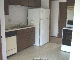 1501 Lemon Tree Ln, College Station, TX 77840 - photo 2