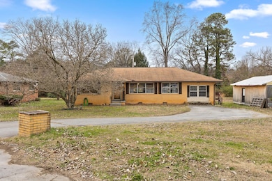 1102 Collins Cir, Chattanooga, TN 37411 - photo 3