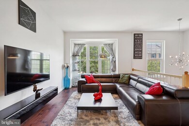 2490 Clover Field Cir, Herndon, VA 20171 - photo 5