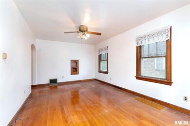 2110 W Locust St, Davenport, IA 52804 - photo 2