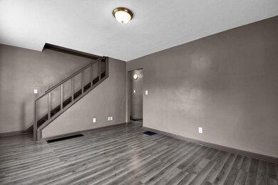 8-web-or-mls-2209-sagamore-rd