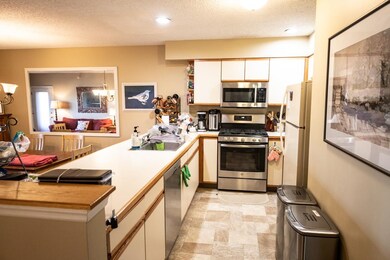 22 Harrison Ln unit L104, Ludlow, VT 05149 - photo 4