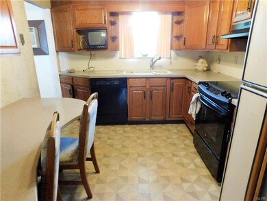 3322 Thomas St, Whitehall, PA 18052 - photo 3