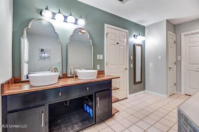 8812 Old Walnut Rd, Ocean Springs, MS 39564 - photo 4