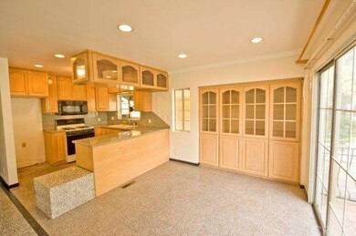 Dining area, kitchen