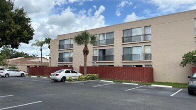 2763 Woodgate Ln unit 210, Sarasota, FL 34231 - photo 2