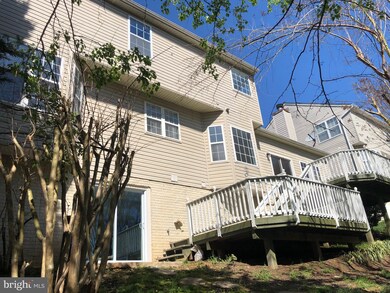 5713 Silk Tree Dr, Riverdale, MD 20737 - photo 3