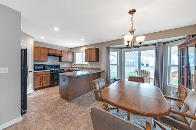 Kitchen/Eating Area