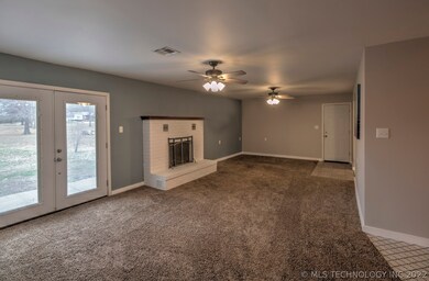 703 E 16th St, Chouteau, OK 74337 - photo 7