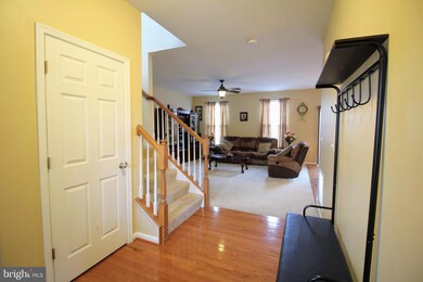 18474 Quantico Gateway Dr, Triangle, VA 22172 - photo 3