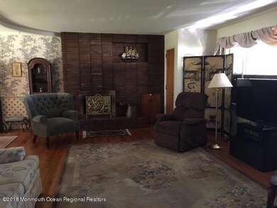 194 Living Rm 2