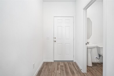 7327 Madison Commons Ln, Houston, TX 77075 - photo 5