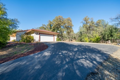 8751 Goldstone Ln, Redding, CA 96001 - photo 5