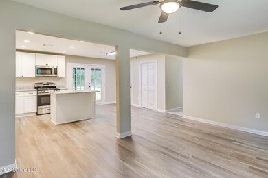 13108 Michael St, Biloxi, MS 39532 - photo 2