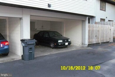 2570 Fox Ridge Ct unit 32, Woodbridge, VA 22192 - photo 2