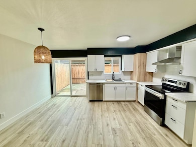 4136 N Thesta St unit 31, Fresno, CA 93726 - photo 2