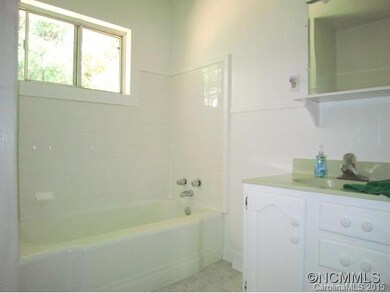 2 Wesley Dr, Leicester, NC 28748 - photo 7