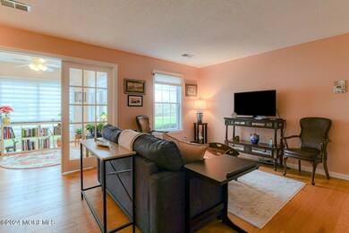 42 Frontier Way Tinton Falls-large-011-0