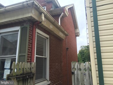 412 S 2nd St, Chambersburg, PA 17201 - photo 3