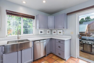 1225 SW Harbor Ave, Lincoln City, OR 97367 - photo 3