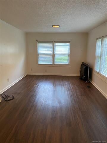 1616 3rd St, Statesville, NC 28677 - photo 4