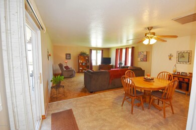 family room 2