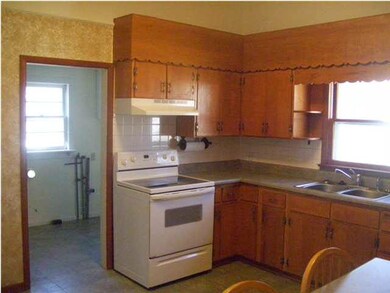 Kitchen with all appliances!