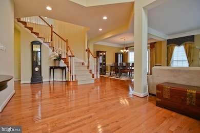 25638 S Village Dr, Chantilly, VA 20152 - photo 4