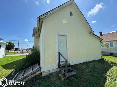 403 W Van Buren St, Centerville, IA 52544 - photo 4