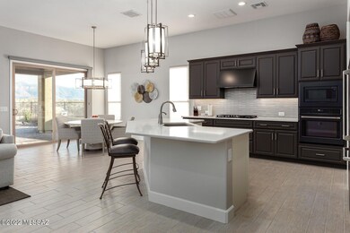 Kitchen & Dining Area