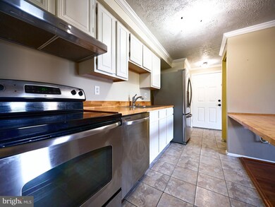 19621 Gunners Branch Rd unit 821, Germantown, MD 20876 - photo 5