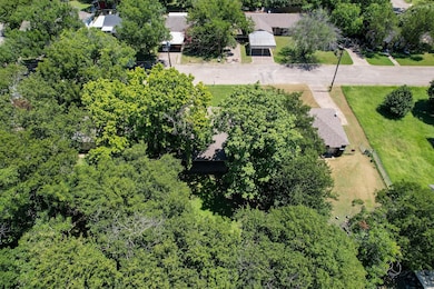 607 N Wood St, Cleburne, TX 76033 - photo 6