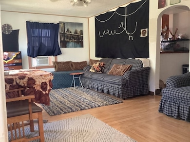 418 21st St NE, Cedar Rapids, IA 52402 - photo 3