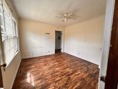 288 Hooker Ave, Laurens, SC 29360 - photo 3