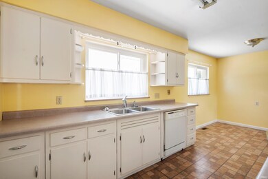 1012 W Cowing Dr, Muncie, IN 47303 - photo 6