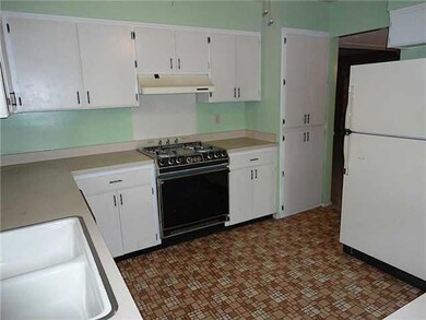 KITCHENM FROM BFAST AREA