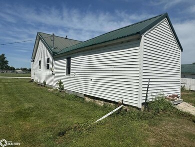 102 Race St, Cincinnati, IA 52549 - photo 5