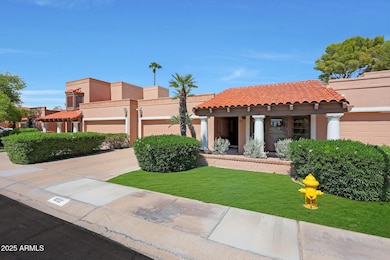 8222 E Vía de La Escuela, Scottsdale, AZ 85258 - photo 2