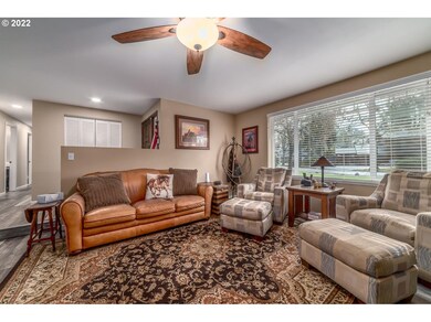 405 Silver Meadows Dr, Eugene, OR 97404 - photo 5