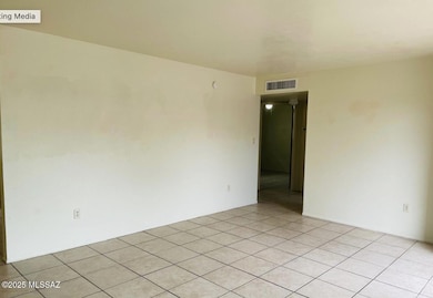 2205 N Madelyn Avenue, 2205