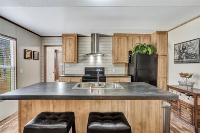 4914 Graves Rd, Alvin, TX 77511 - photo 2