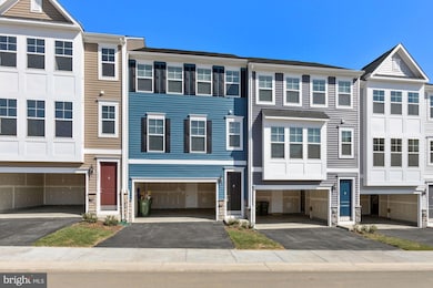 3970 Shire Meadow Ln, Triangle, VA 22172 - photo 5