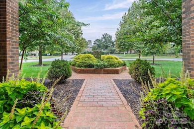 1530 Queens Rd unit 704, Charlotte, NC 28207 - photo 4